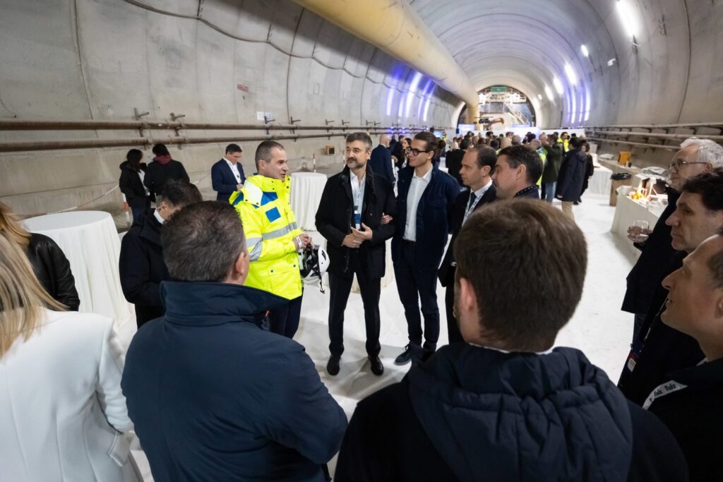 I Ceo di Distretto italia in meeting nel cantiere della Nuova Galleria San Donato con il CEO di Autostrade per l'Italia Tomasi